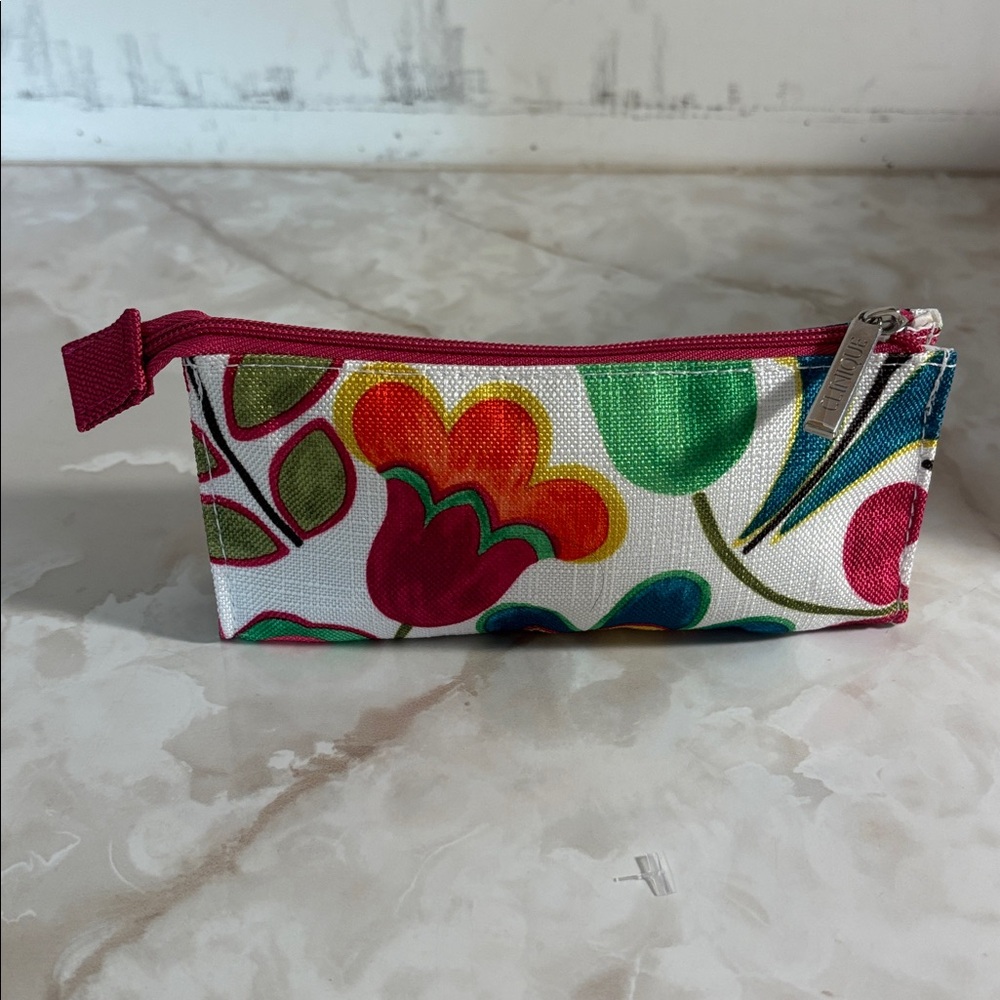 Clinique flower power double cosmetic bag made from wovan canvas - Picture 3 of 4